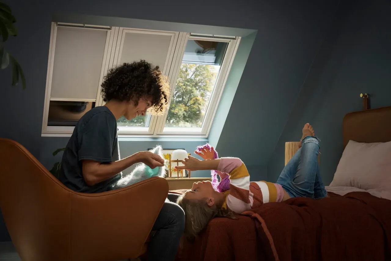 Matka i córka w sypialni