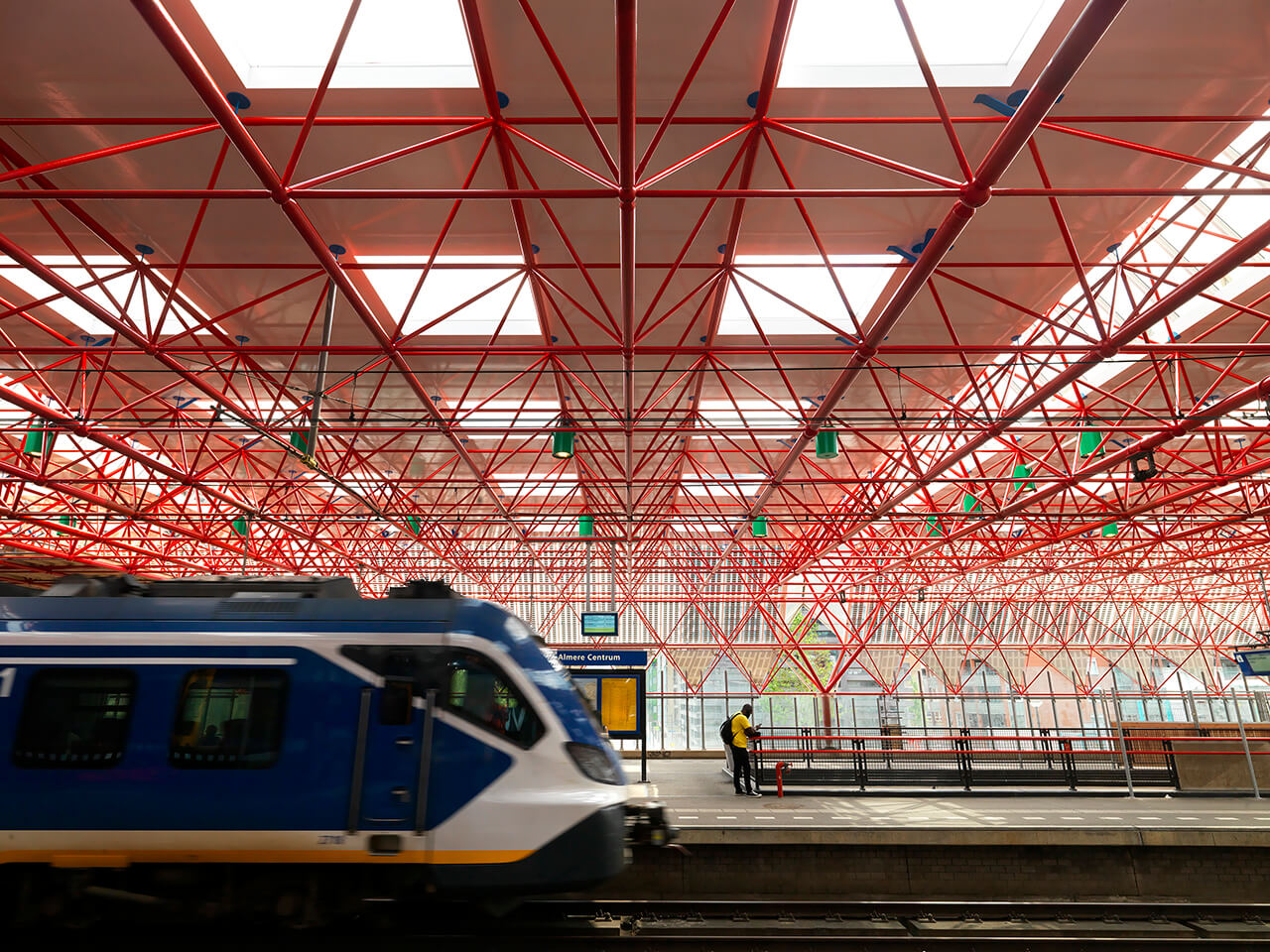 Lichtkoepels Station Almere Centrum