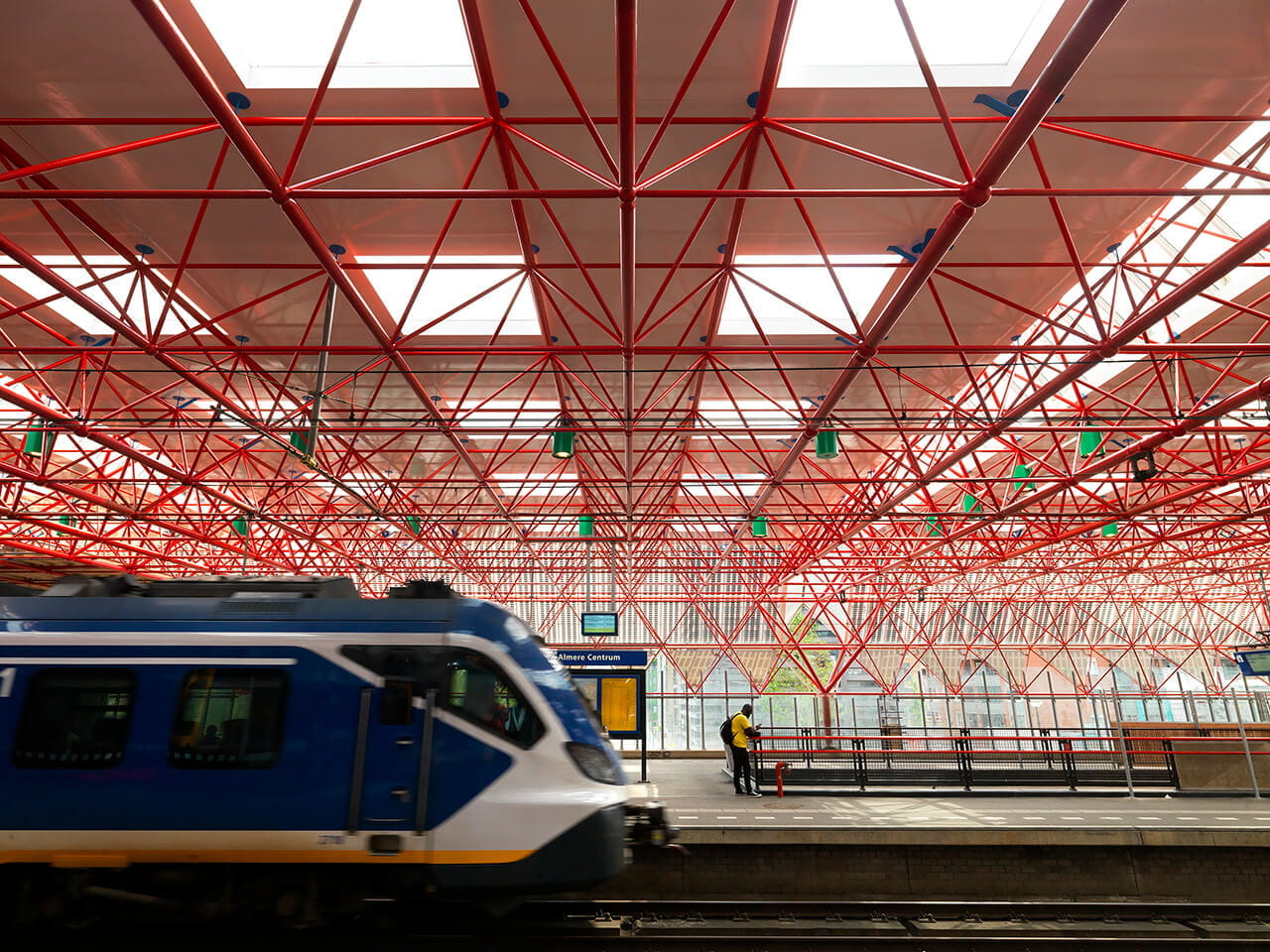 Lichtkoepels Station Almere Centrum