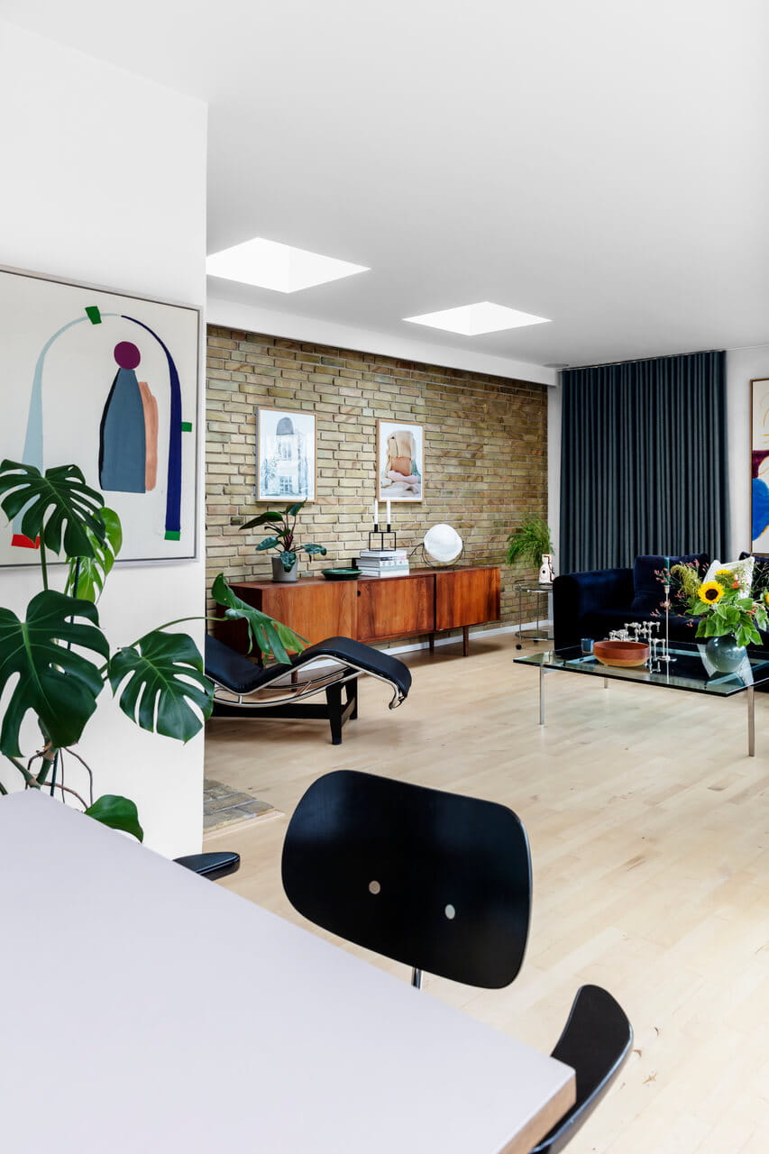 Living and dining room area.