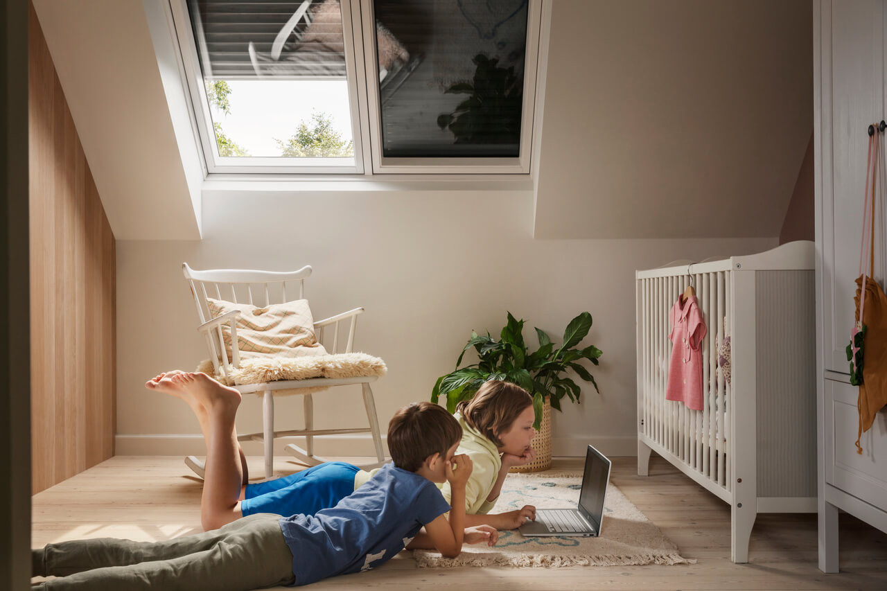 Room lighting for kids: use daylight from above